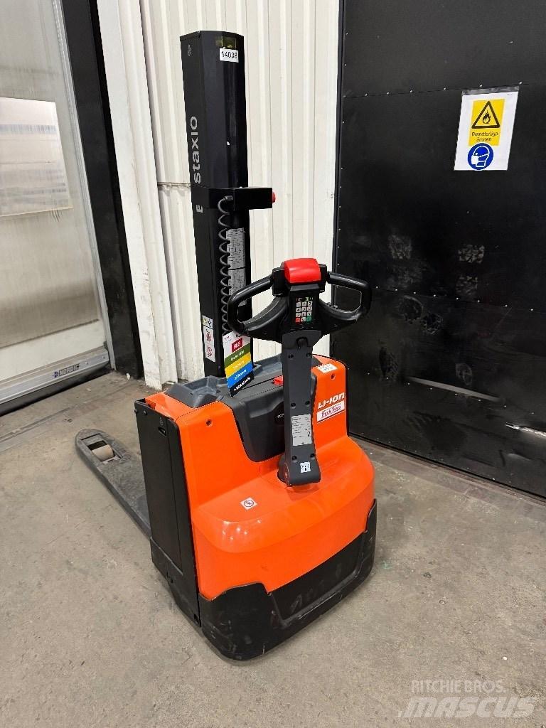 Toyota SWE080L Deichselstapler