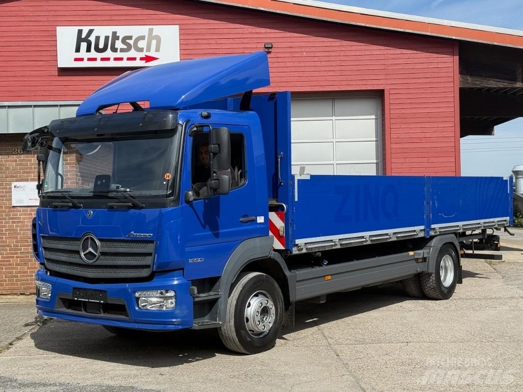 Mercedes-Benz 1630L Pritschenwagen/Pritschenwagen mit Seitenklappe