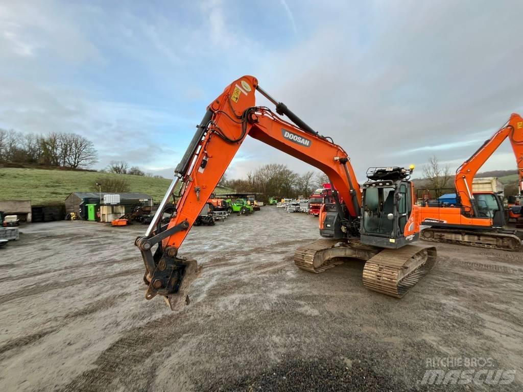 Doosan DX 235 Raupenbagger
