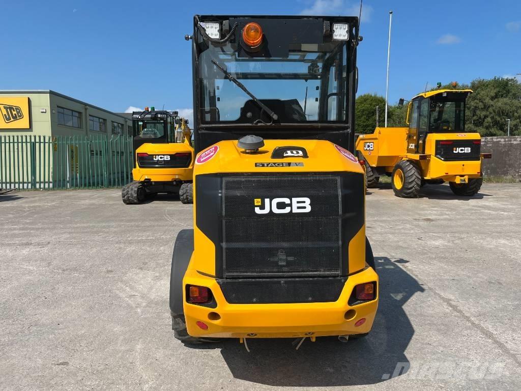 JCB 403ag plus Traktoren