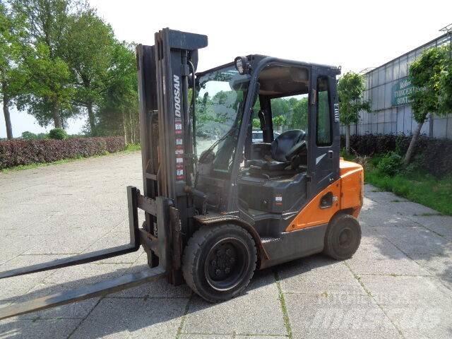 Doosan D35C-7 Diesel heftrucks