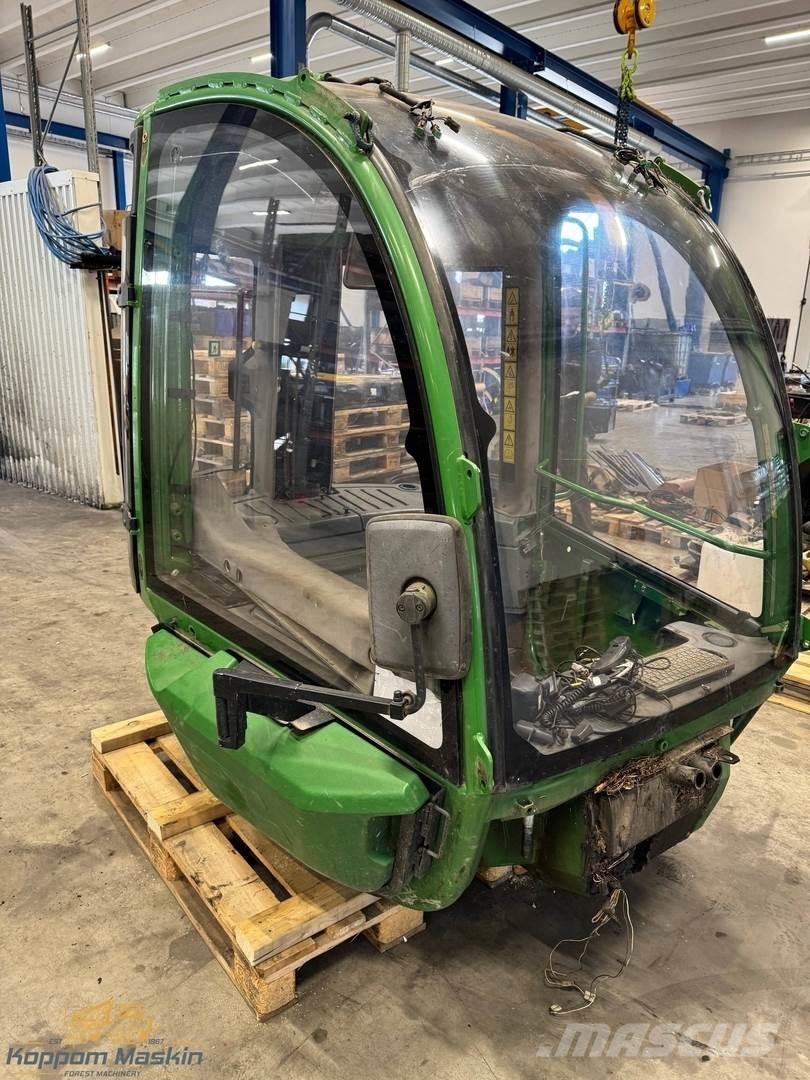 John Deere 1210E Kabinen