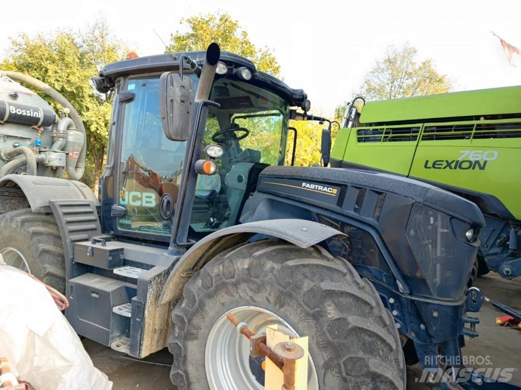 JCB Fastrac 4220 Traktoren