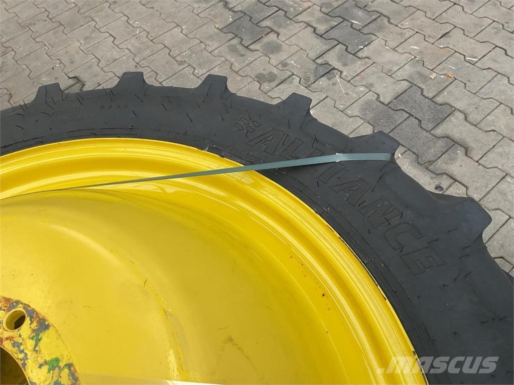 Alliance 270/95R36 Reifen