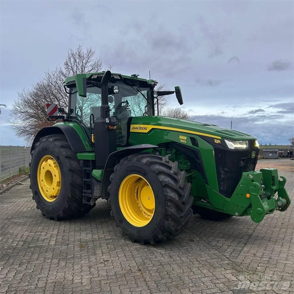 John Deere 8R340 Traktoren