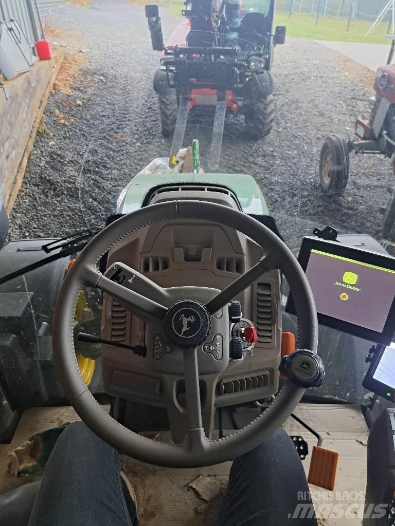John Deere 6120 M Traktoren