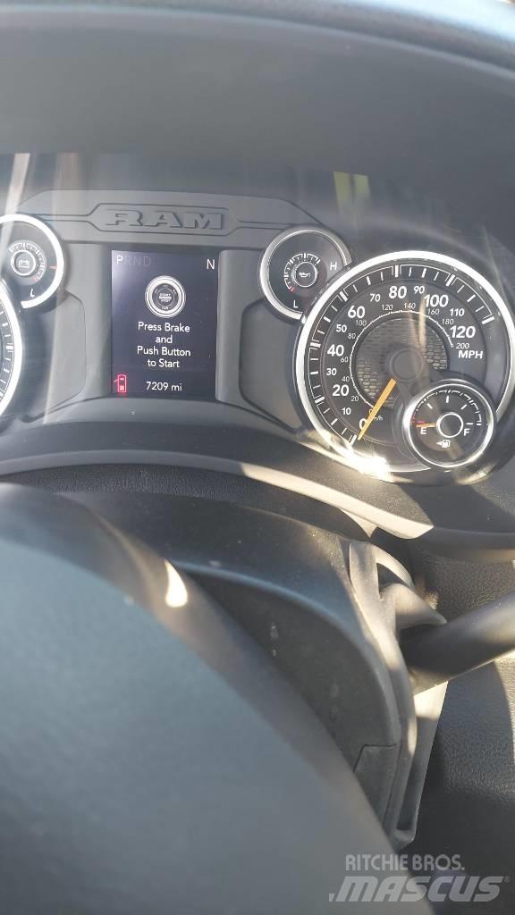 RAM 5500 Pritschenwagen/Pritschenwagen mit Seitenklappe