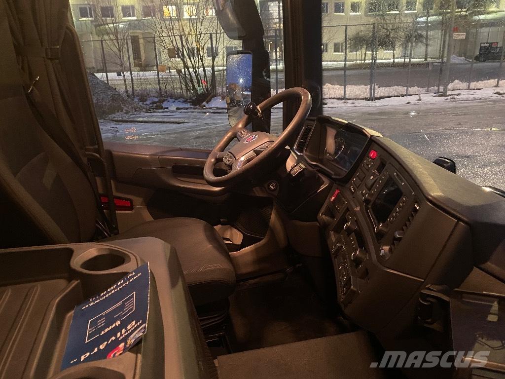 Scania LB Kofferaufbau