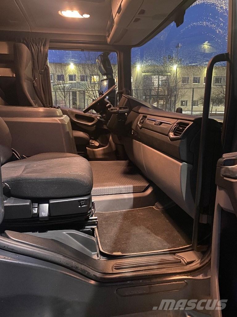 Scania LB Kofferaufbau