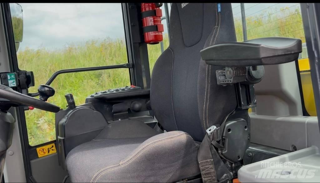 Komatsu WA470-8 Radlader