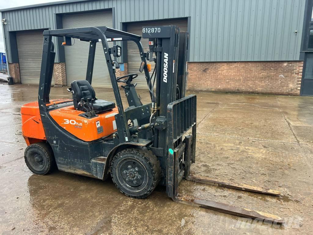 Doosan D 30 GP Diesel heftrucks