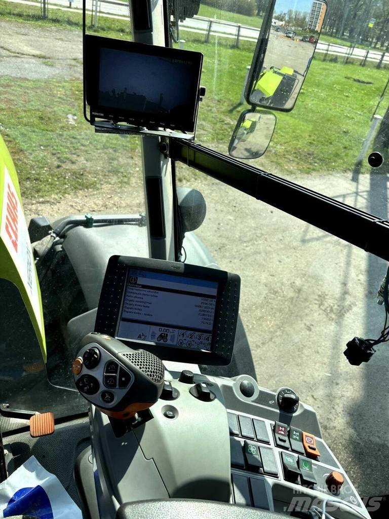 CLAAS Xerion 5000 Traktoren