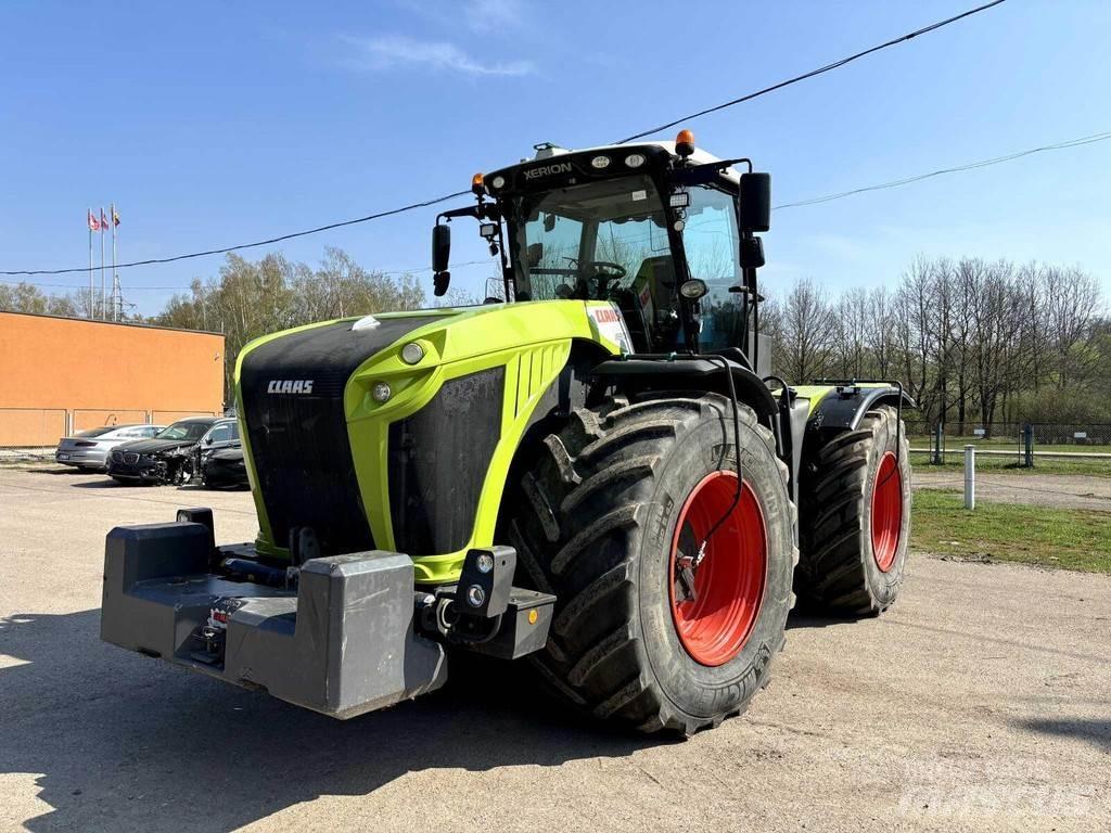 CLAAS Xerion 5000 Traktoren