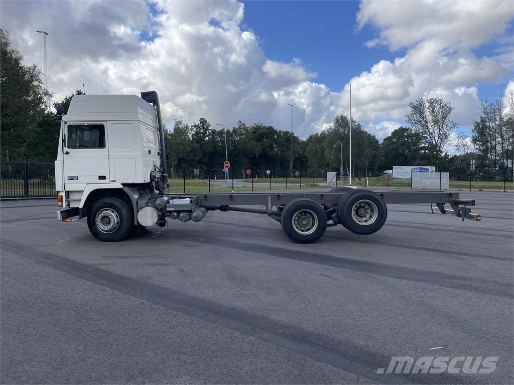 Volvo F 12 Wechselfahrgestell