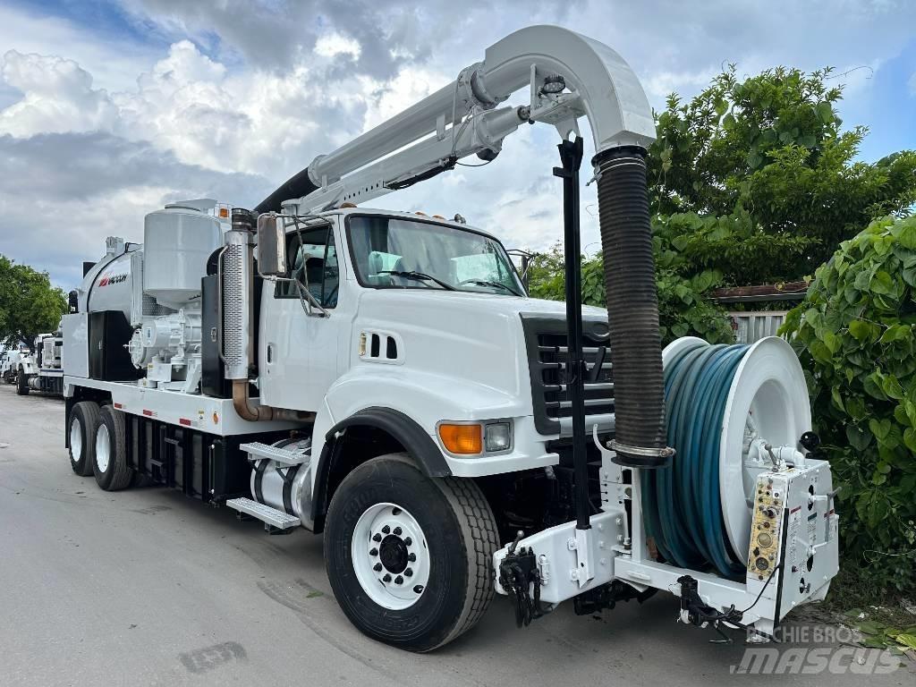 Sterling LT 8500 Saug- und Druckwagen