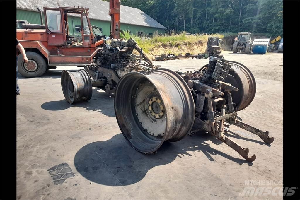 Valtra T213 Traktoren