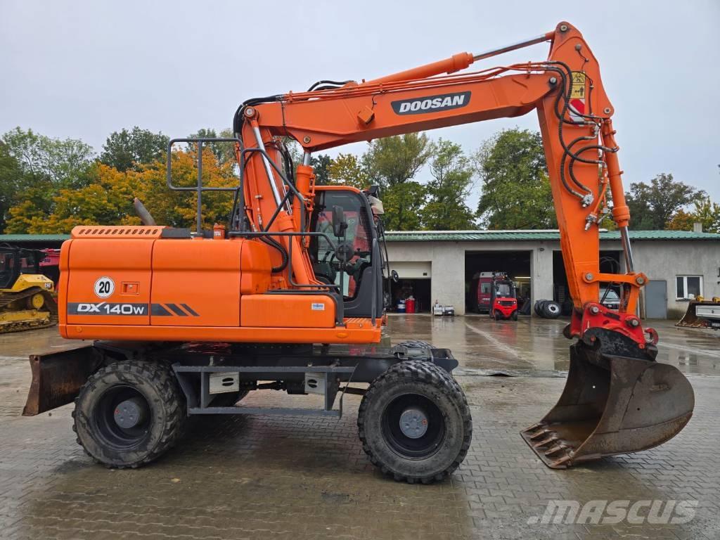 Doosan DX 140-W Mobilbagger