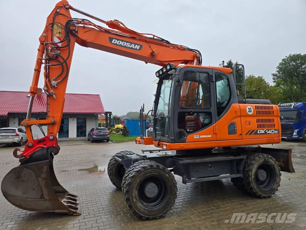 Doosan DX 140-W Mobilbagger