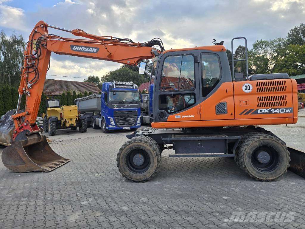 Doosan DX 140-W Mobilbagger