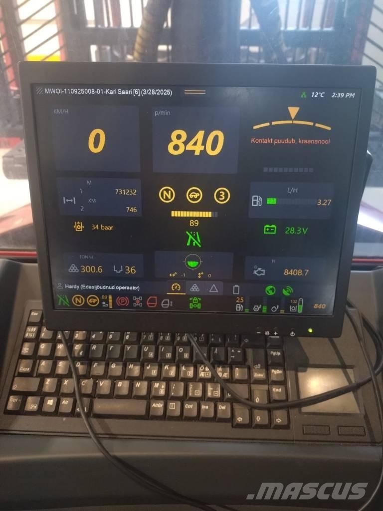 Komatsu 875 Forwarder