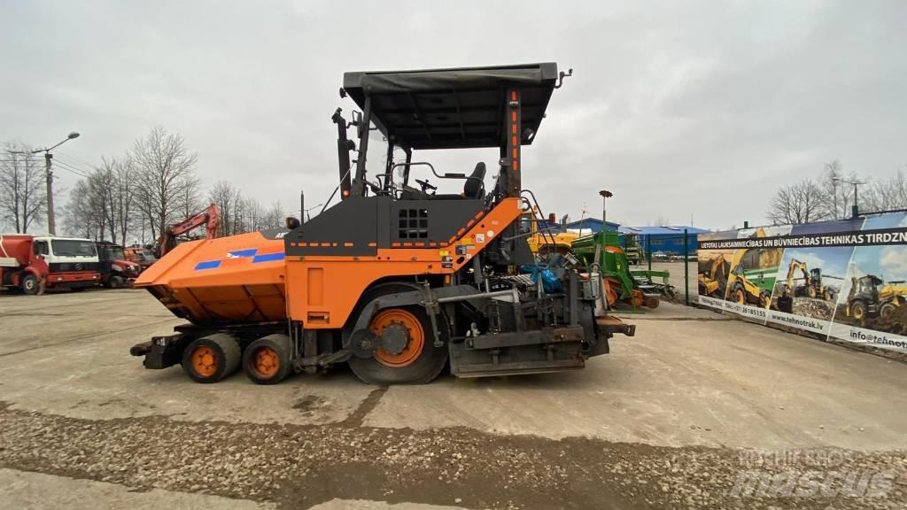 ABG 6870 Strassenfertiger
