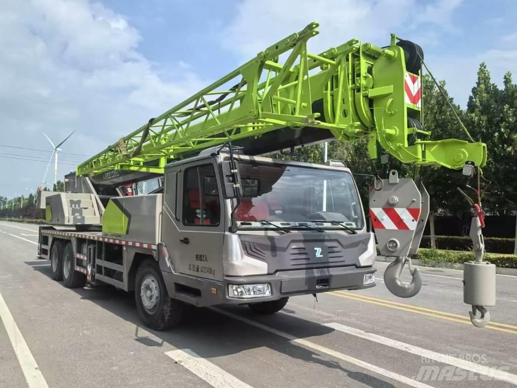 Zoomlion ZCT 251 V Fahrstühle, Seilwinden und Bauaufzüge