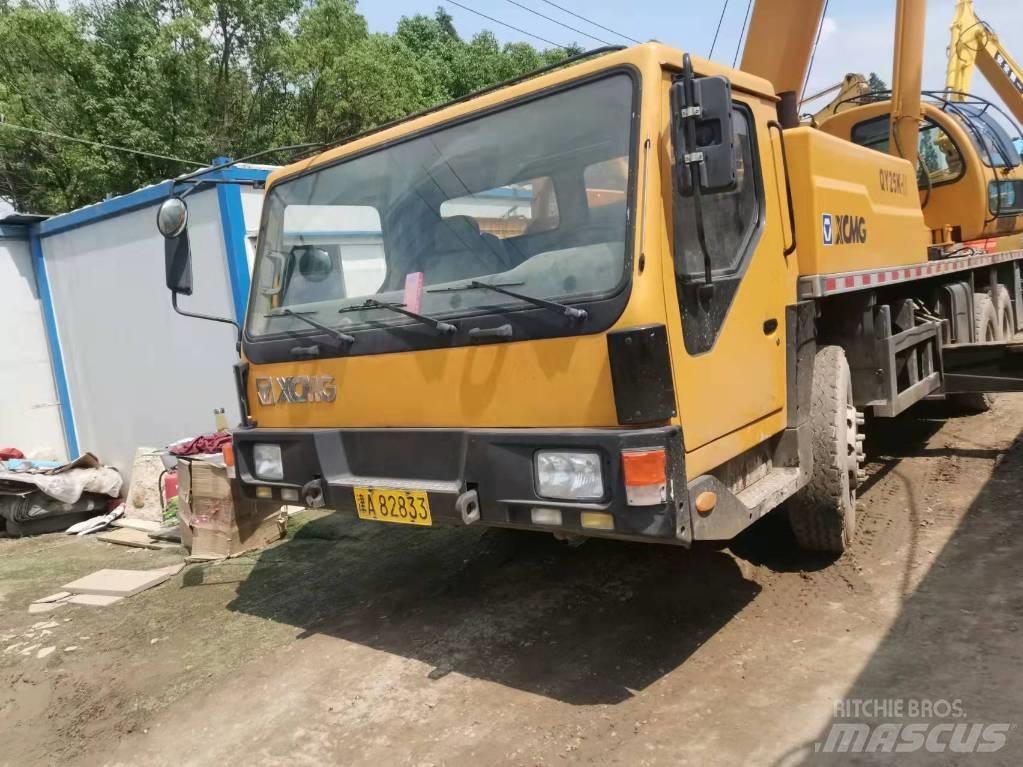 XCMG QY25K Kranen voor alle terreinen