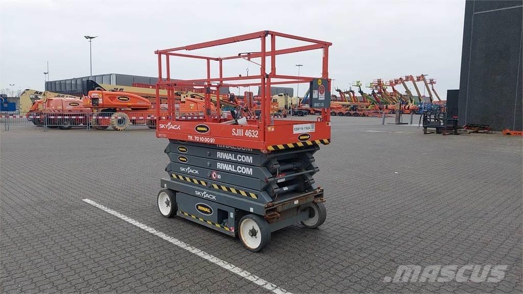 SkyJack SJIII4632 Scheren-Arbeitsbühnen