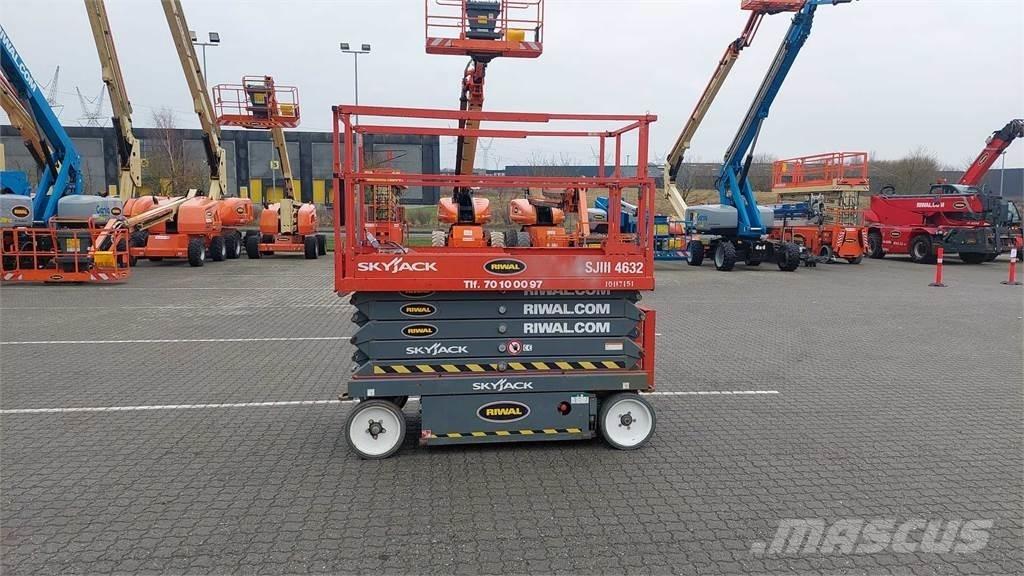 SkyJack SJIII4632 Scheren-Arbeitsbühnen