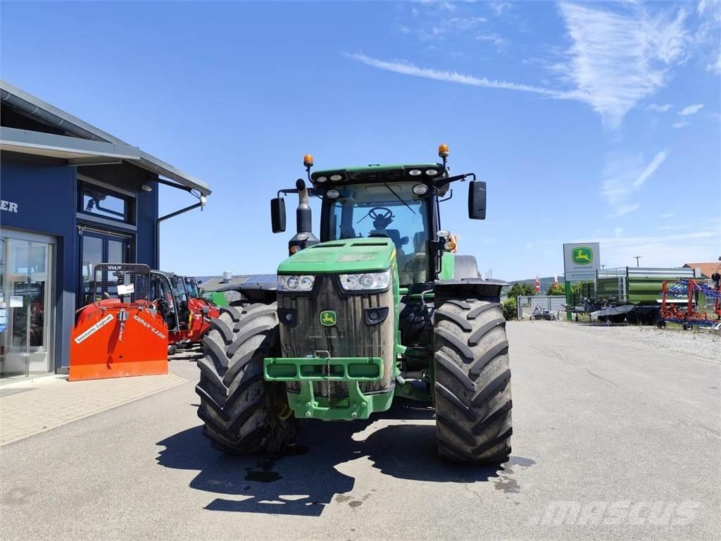 John Deere 8370R Traktoren