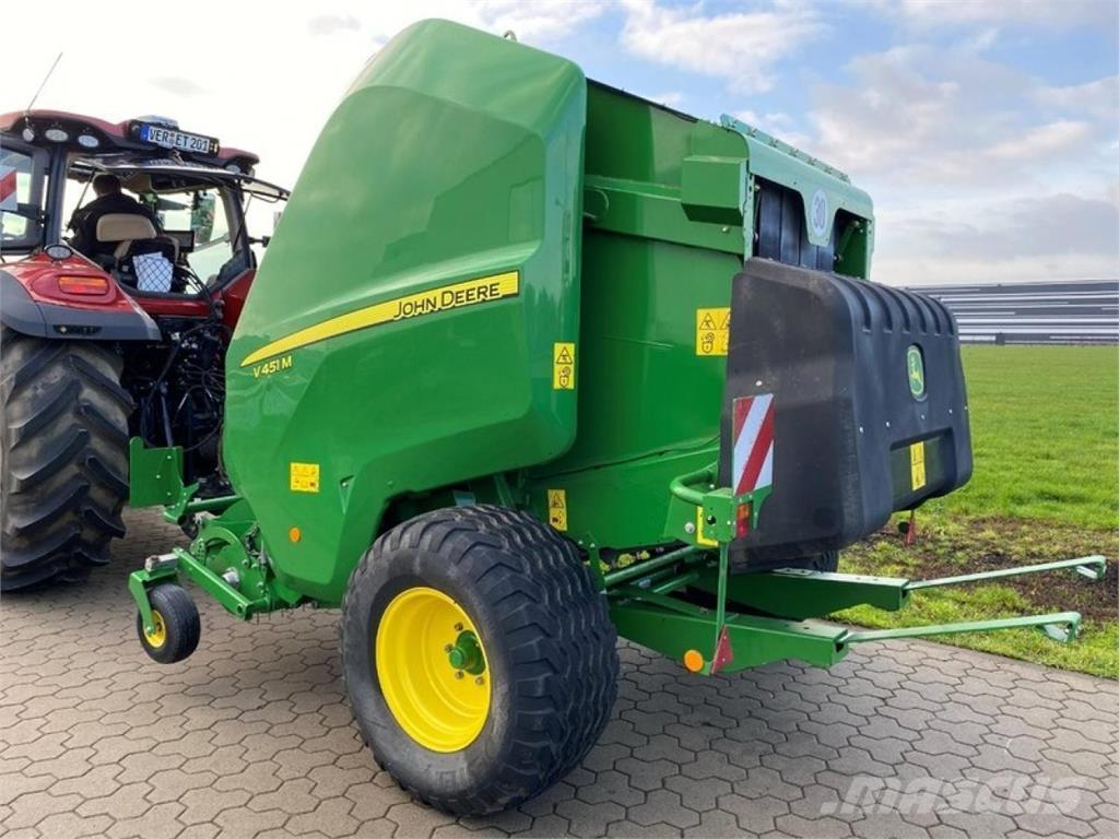John Deere V 451 M Rundballenpressen