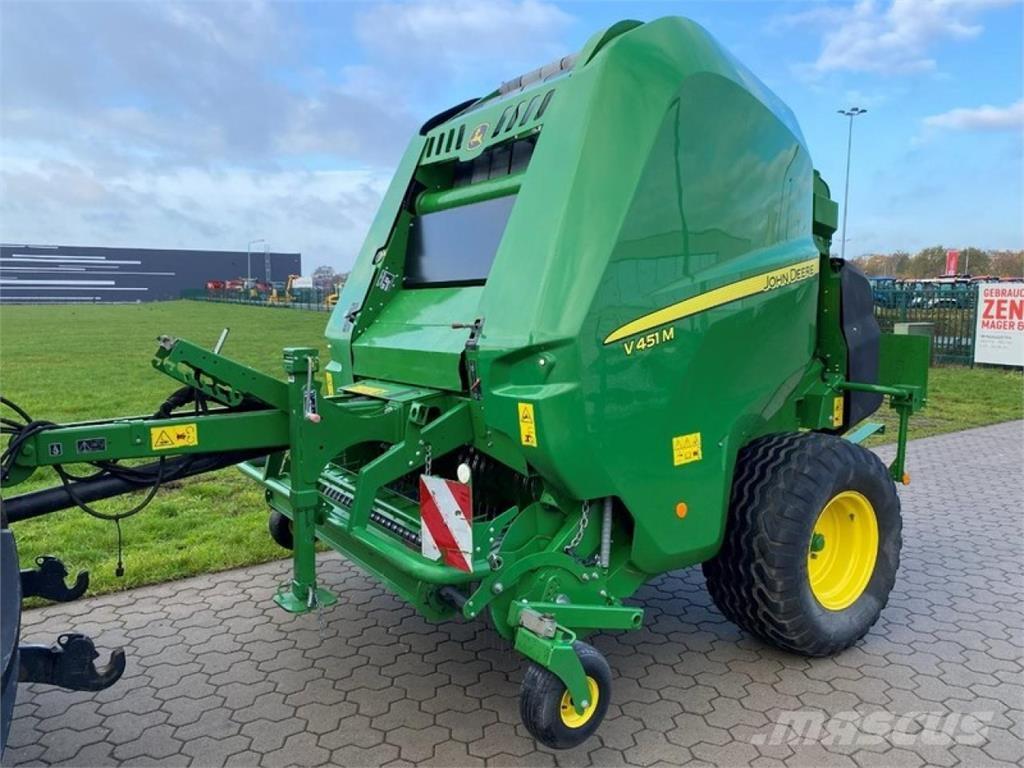 John Deere V 451 M Rundballenpressen