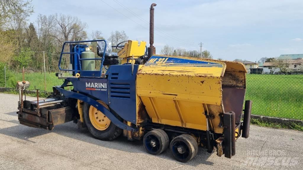 Marini MF 322 Strassenfertiger