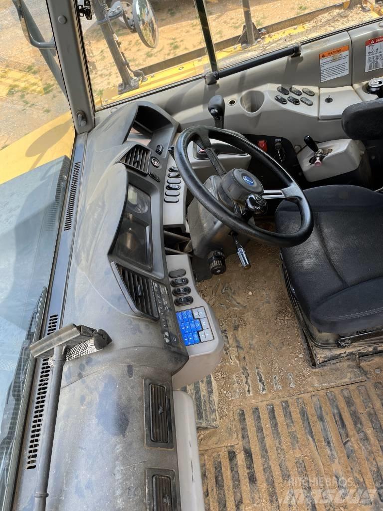 Komatsu HM 400 Dumper - Knickgelenk