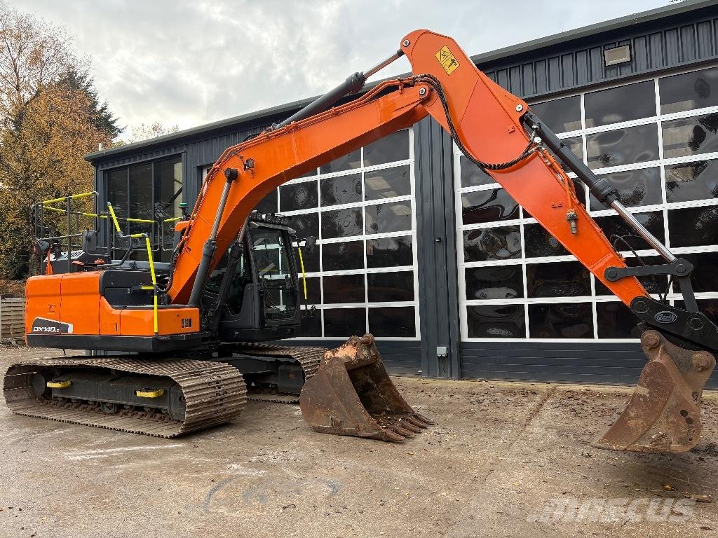 Doosan DX 140 LC Raupenbagger