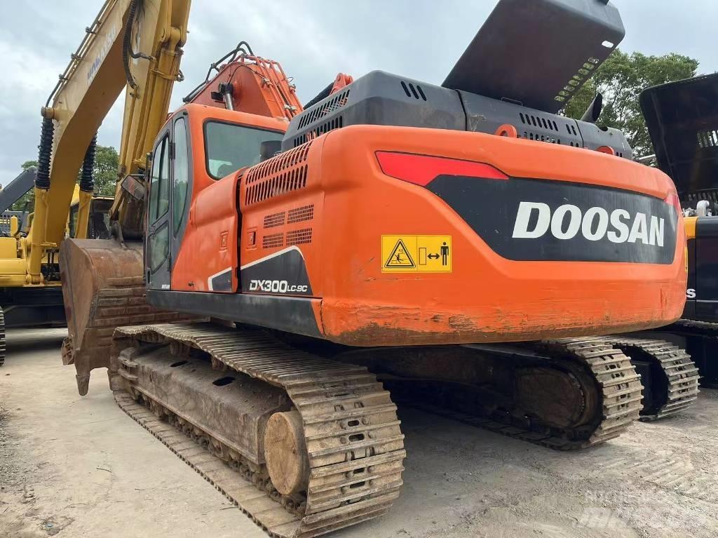 Doosan DX300LC-9C Raupenbagger