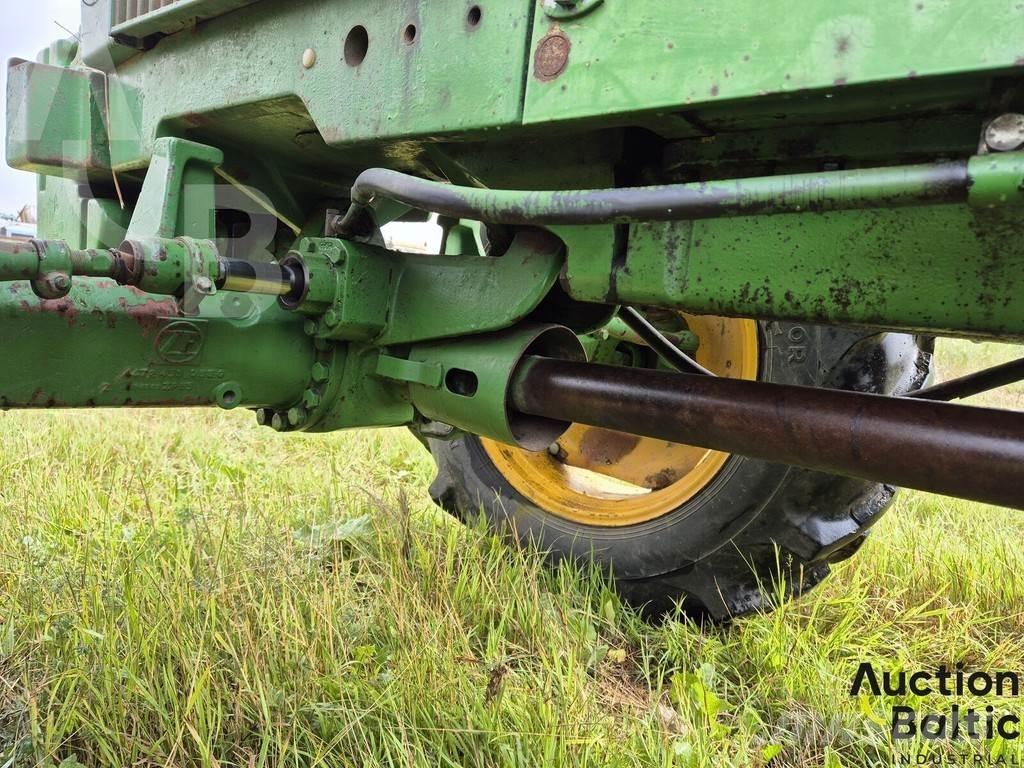 John Deere MFWD Traktoren