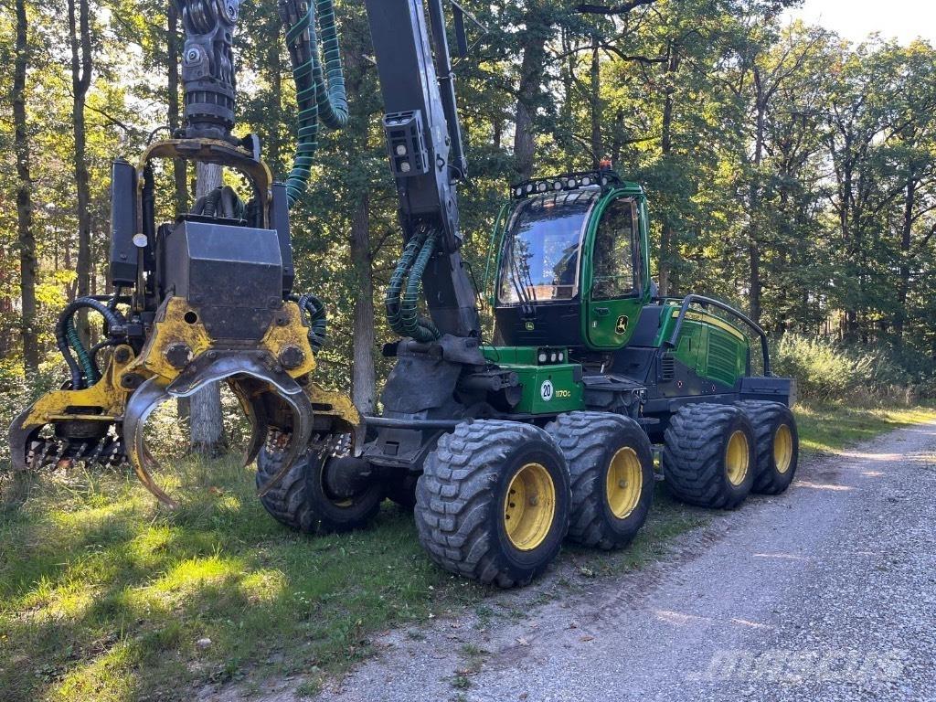 John Deere 1170G Harvester