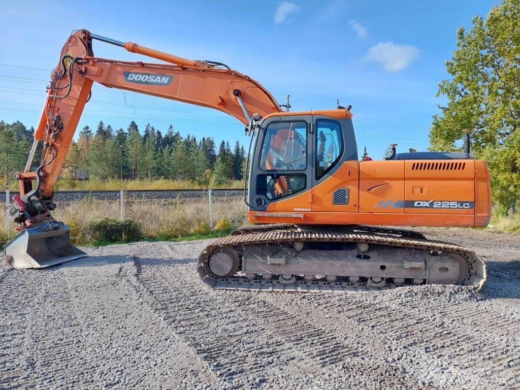 Doosan DX 225 LC Raupenbagger