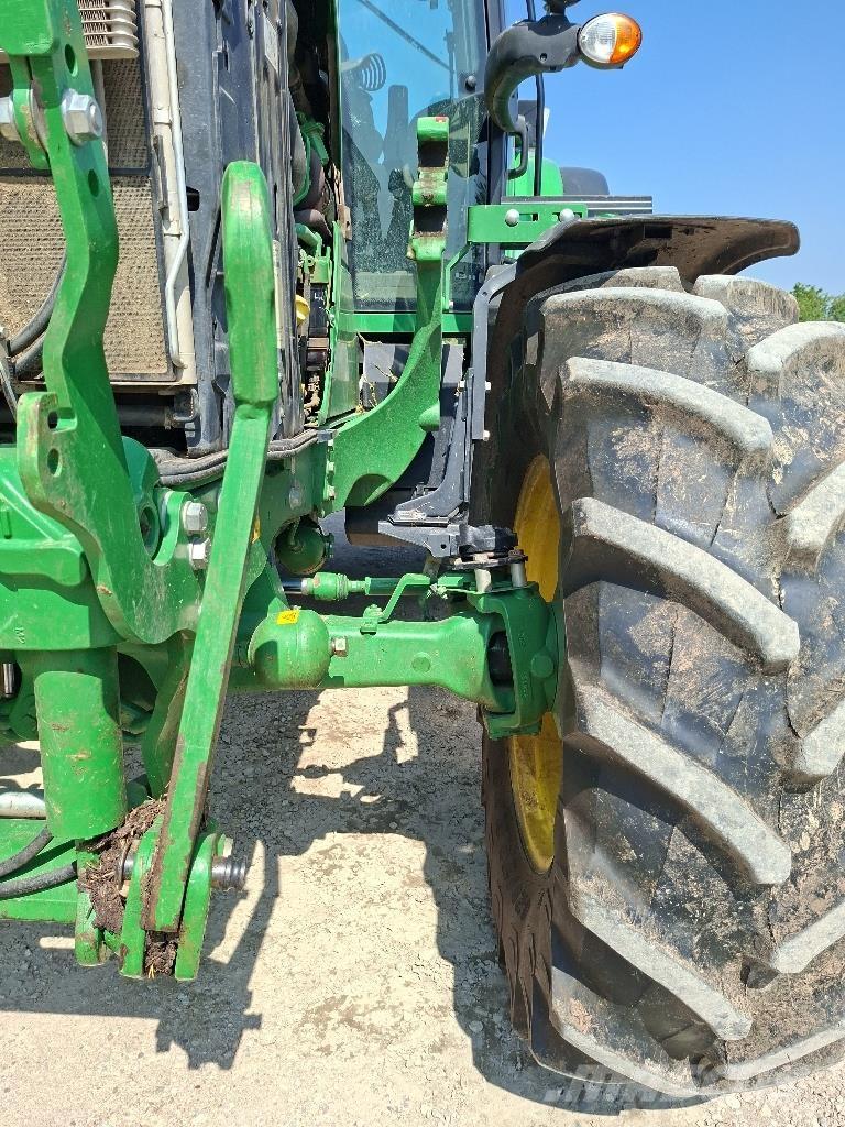John Deere 6110M Traktoren
