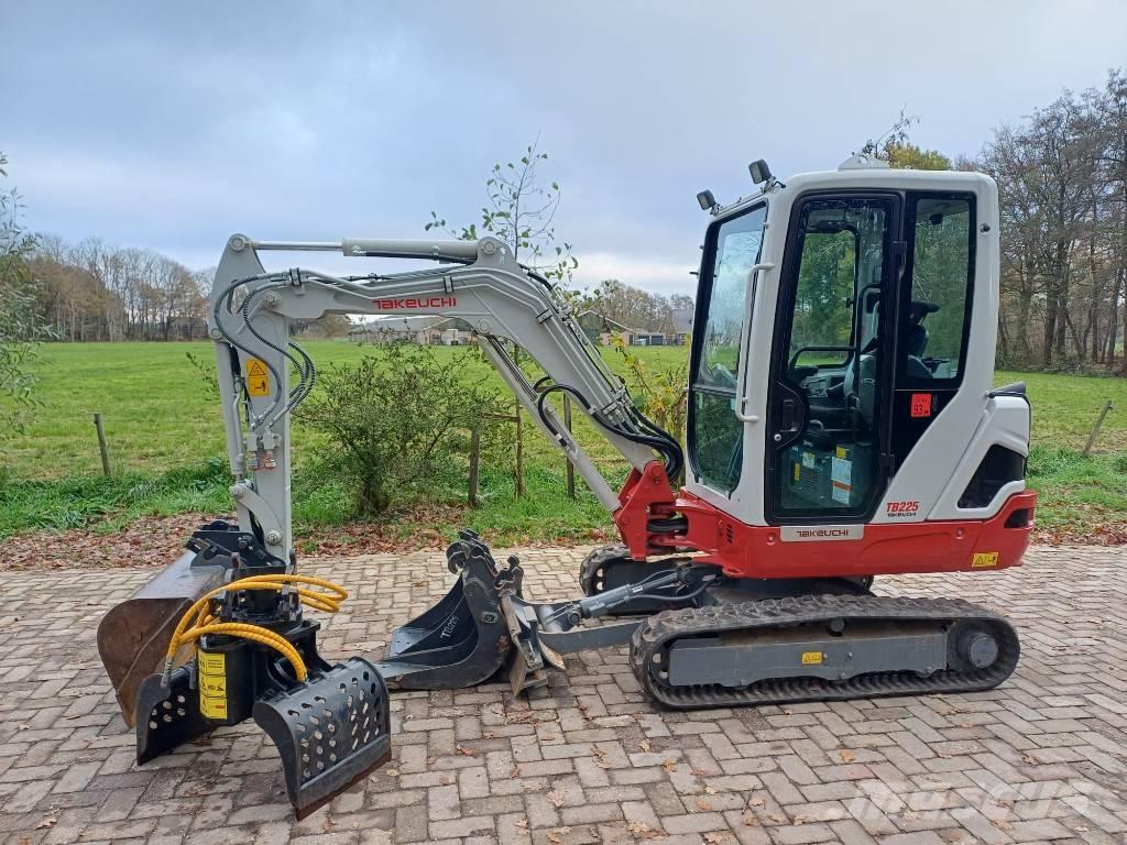 Takeuchi TB 225 Minibagger < 7t