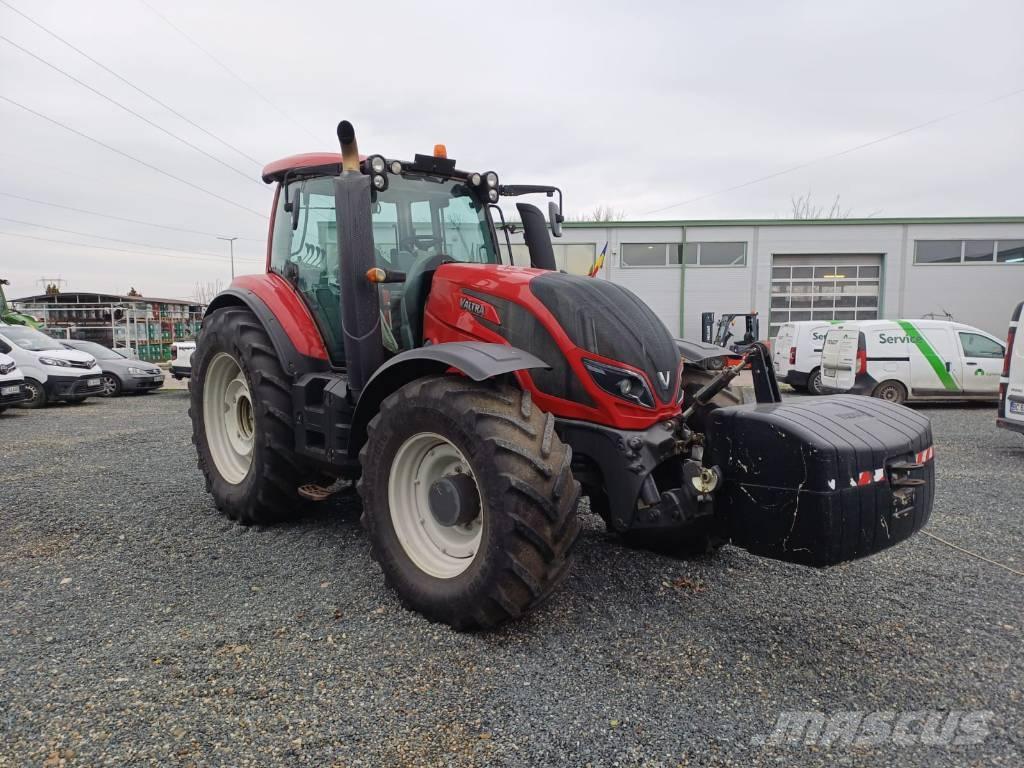 Valtra T 234 Traktoren
