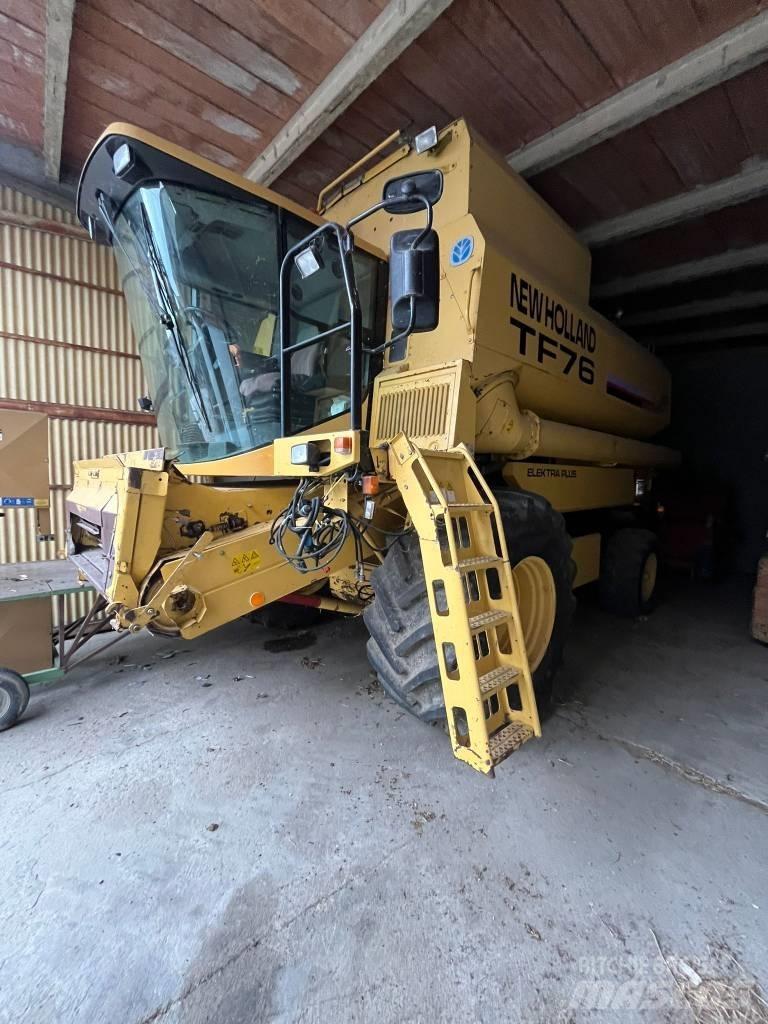 New Holland TF 76 Mähdrescher