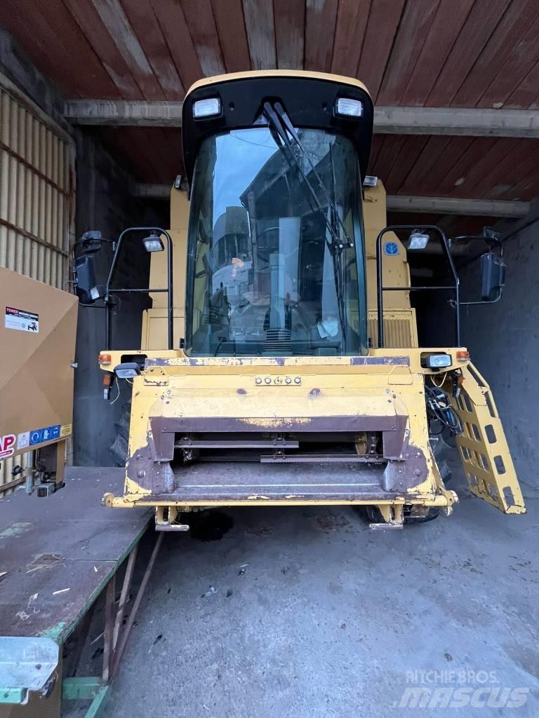 New Holland TF 76 Mähdrescher