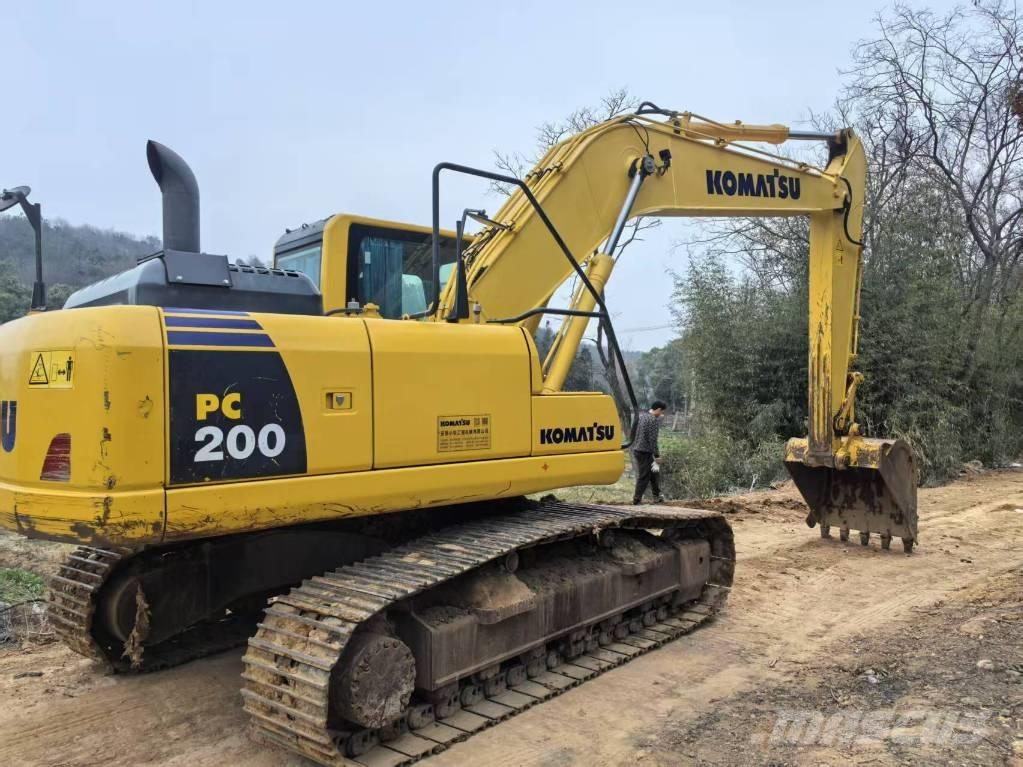 Komatsu PC 200-8 Midibagger  7t - 12t