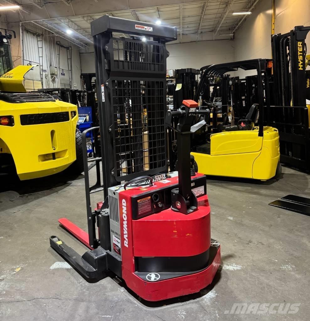 Raymond RSS40 Zelfrijdende stapelaars