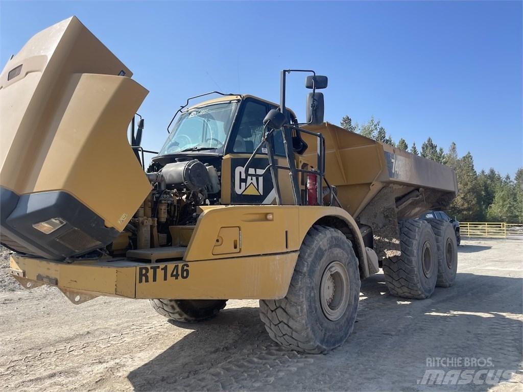 CAT 740B Dumper - Knickgelenk