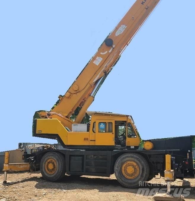 Kato KR35H-V Ruwterrein kranen