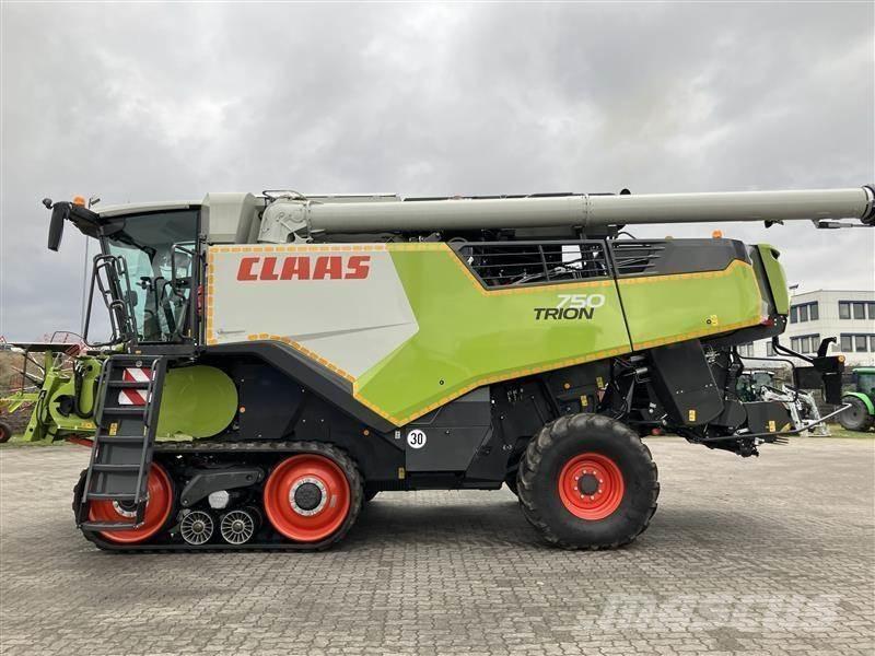 CLAAS TRION 750 TT Mähdrescher