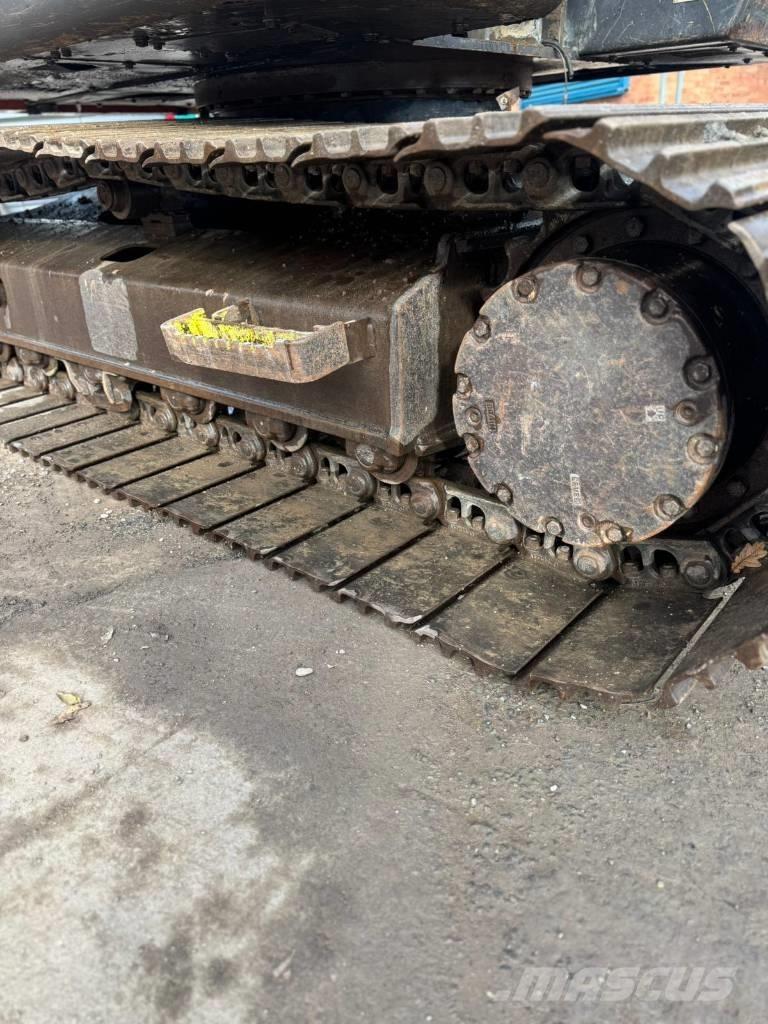 Hitachi ZX 135 US Raupenbagger